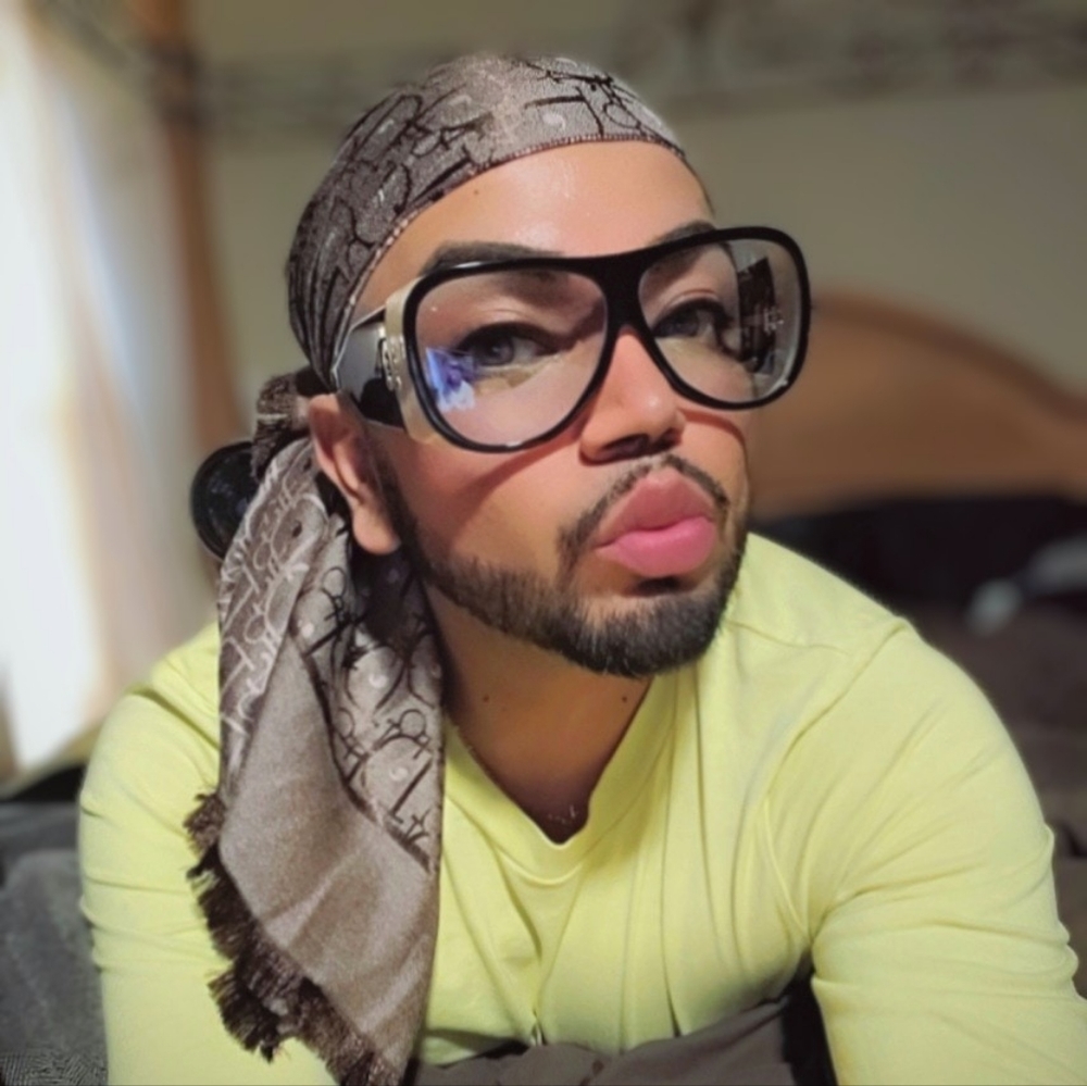 Meet your Posher, Chris